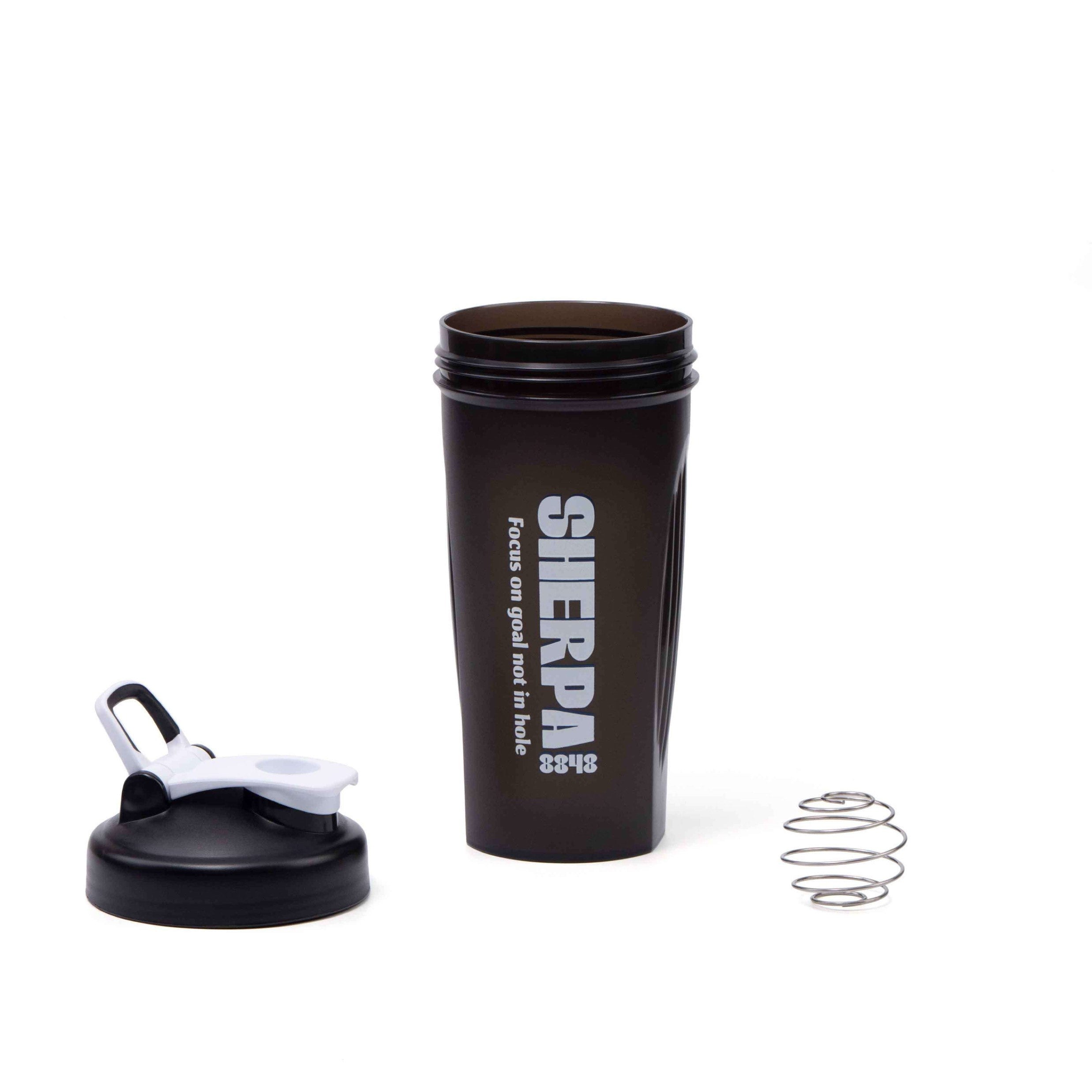 Protein shaker 700 ml – leak-proof and robust. Perfect for the gym, office, university, and outdoors. Ideal for protein shakes, smoothies, BCAAs, and isotonic drinks.